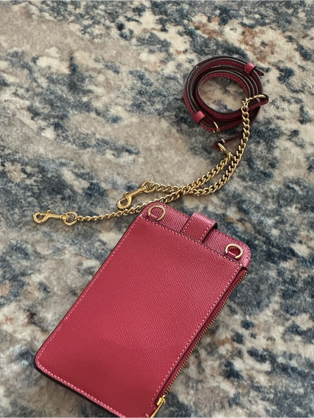 NWT Coach Phone Crossbody with Gold Hardware in Strawberry Haze - Picture 3 of 5